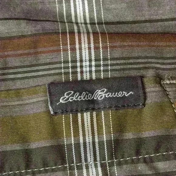 Eddie Bauer Button Down T-shirt -  Size Medium - Picture 2 of 4